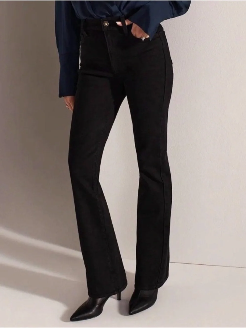 Favorite Daughter Black Valentina Shortie Kyoto Wash Jeans